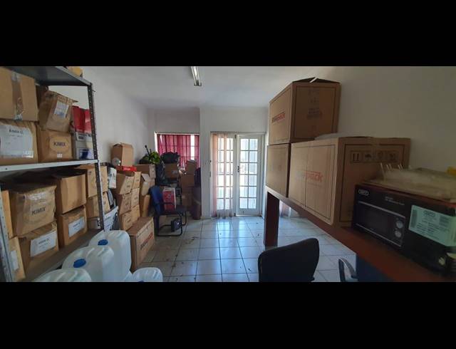 210M² WAREHOUSE TO LET IN AIRPORT INDUSTRIA
